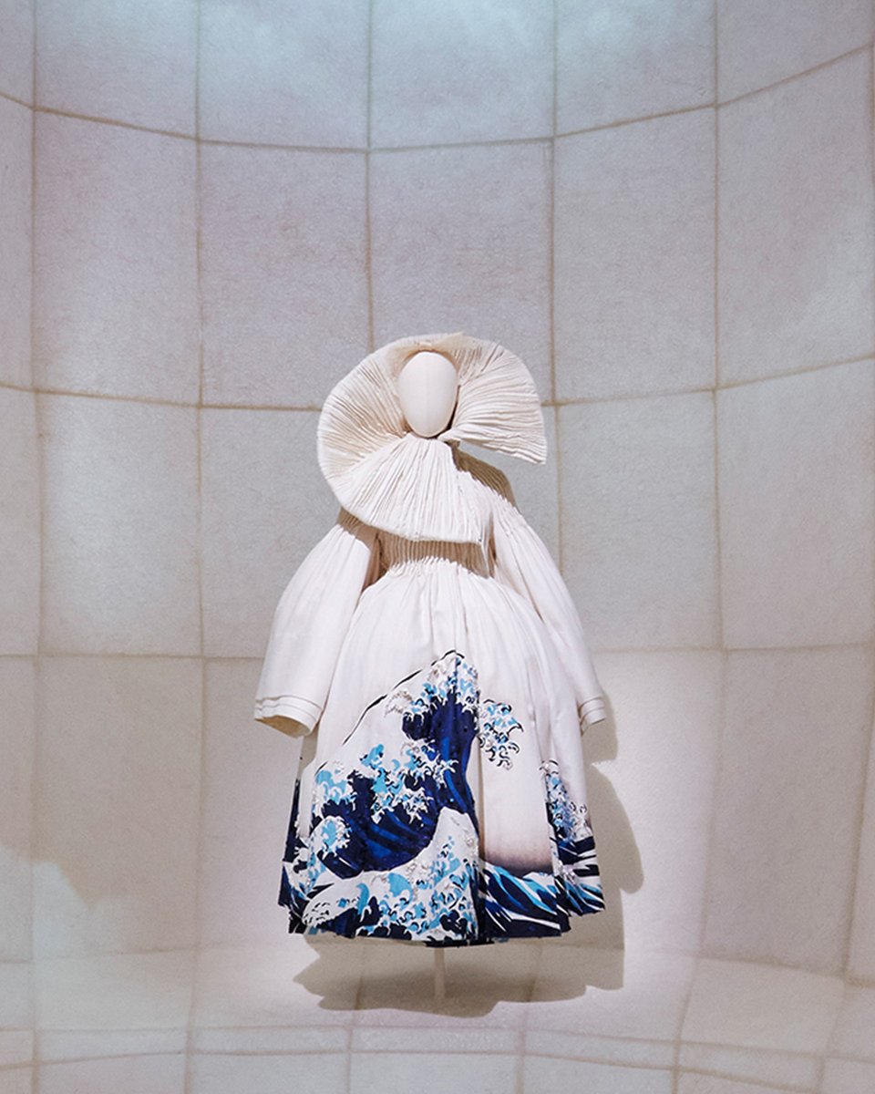 ディオールと日本】エリアでは、ディオールと日本の長年に渡る絆を体感