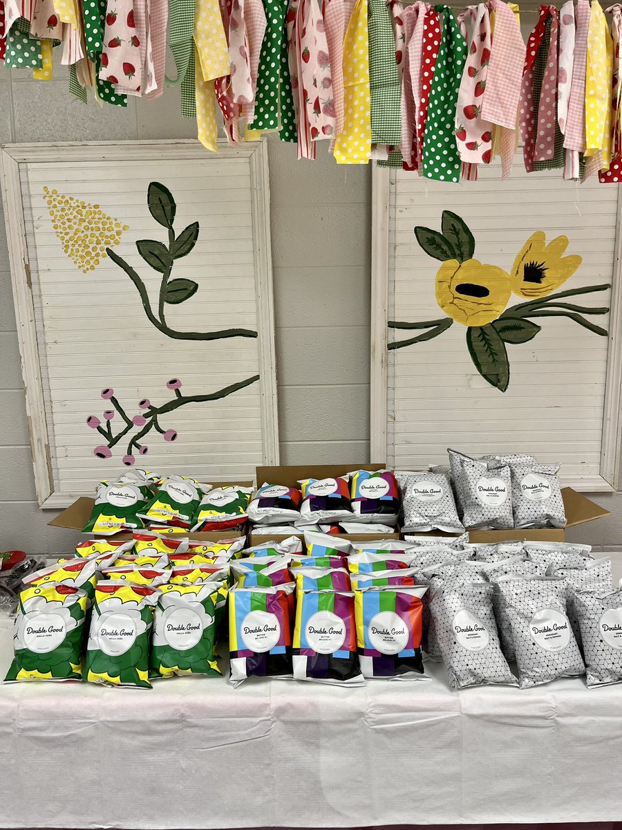 MrsV_GT's tweet photo. Thank you Double Good popcorn for you generous donation &amp; appreciating our teachers! @DoADoubleGood #TeacherAppreciateWeek https://t.co/CqU1OKhCE7