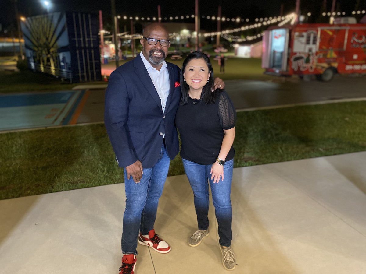 reneknottsports's tweet photo. Happy Friday morning! The @ksdknews #TISL crew is live in South County this morning. #MeetMeInTheMetro https://t.co/g639UxLFaY