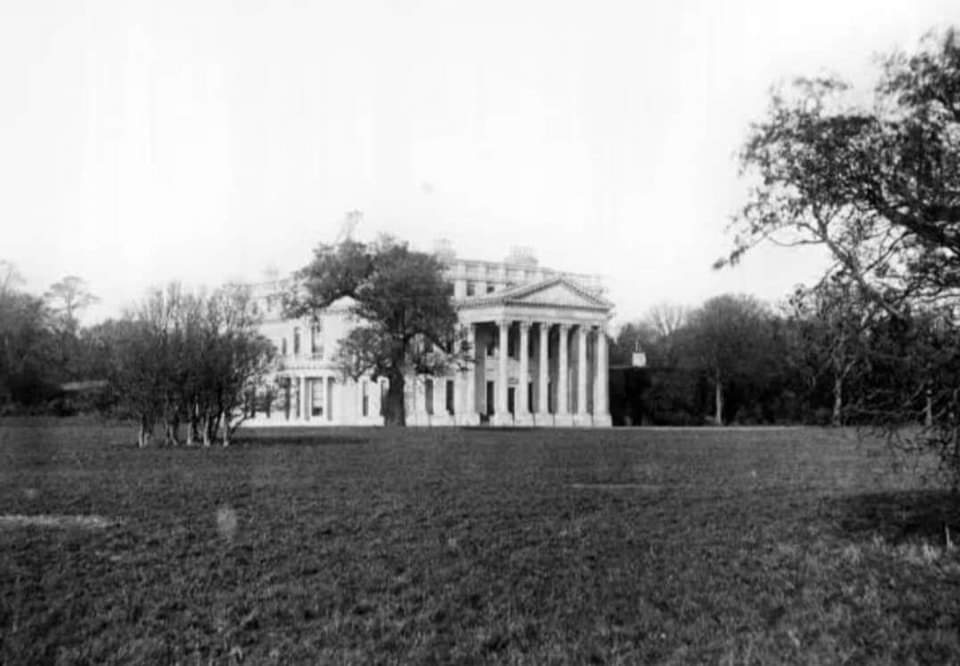 KenureP's tweet photo. Did young know
The name Kenure comes from the Gaelic Irish, Ceann Lubhair, meaning Headland of the yew tree, a native Irish tree that used to cover the kenure estate and Rush until its demolition. The Palmers officially changed the name from Rush House to Kenure around early 1700 https://t.co/S6gx1goYg2