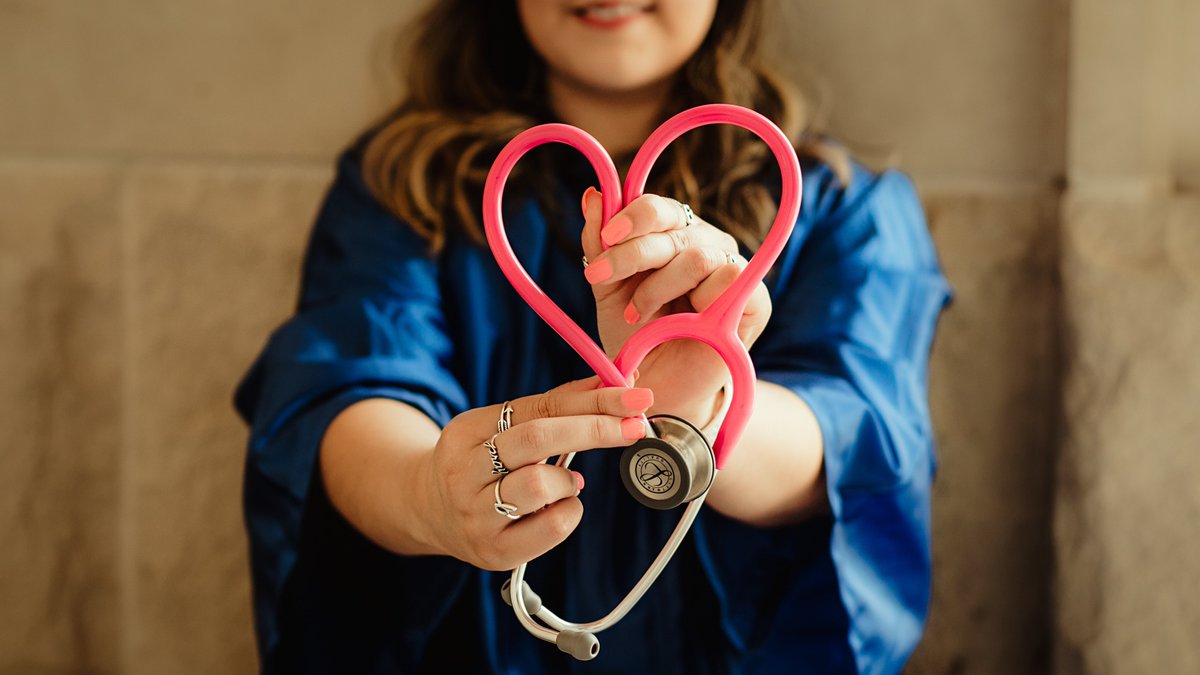 Absolutelyads's tweet photo. Today we acknowledge the hard work, long hours, and emotional care that are part of the life of every nurse on International Nurses Day.

We Thank You 💙

#InternationalNursesDay #Care #ClinicalTrials #NursesRock #HealthCare #ThankYou https://t.co/UMn292hg88
