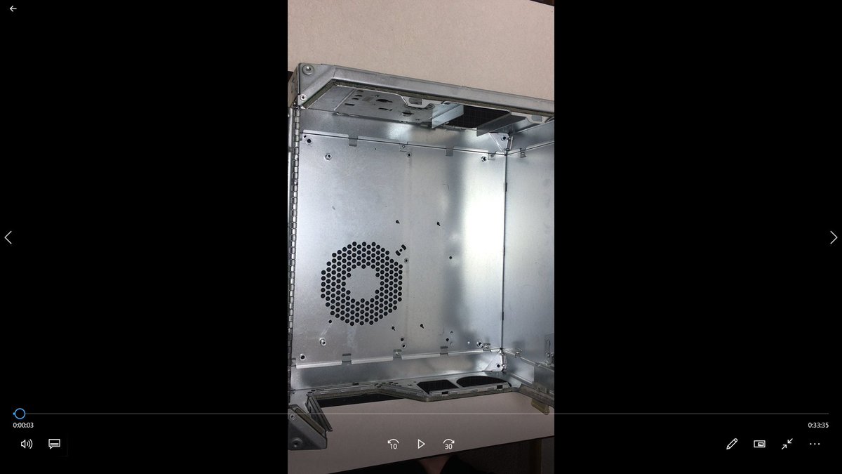 makincho8702's tweet image. MAC G4のジャンクを即決価格１円で購入しWindowsPCに改造しました。YouTubeにUPしてたので見たことある方も？いないよね！（今は削除済）動画をスクショして３話ほどでご紹介！１円？送料も高くないし出品者の方は？？？しっかり梱包されてたし慈善事業？
#MacG4
#自作PC 
＃ジャンク