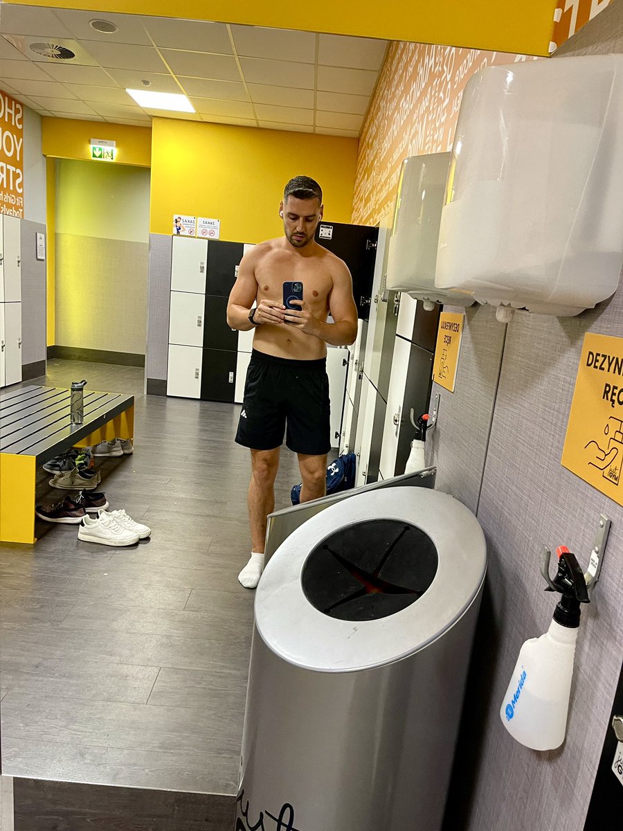 marrcin94's tweet photo. Gym done… How’s your day? 😈😍 https://t.co/LLRt588VoC