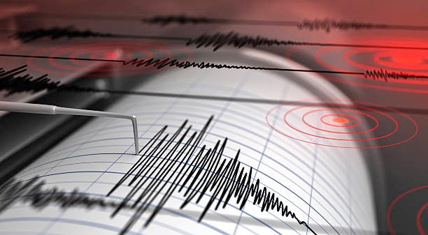 Boyaca95_6FM's tweet photo. ¡Atención! Fuerte #Temblor se acaba de sentir en buena parte del departamento de Boyacá 🚨, según los primeros reportes del @sgcol el movimiento telúrico tuvo epicentro en el territorio de Antioquia 🚧.

[Hilo 🔽] https://t.co/Y2xX3cC1xb