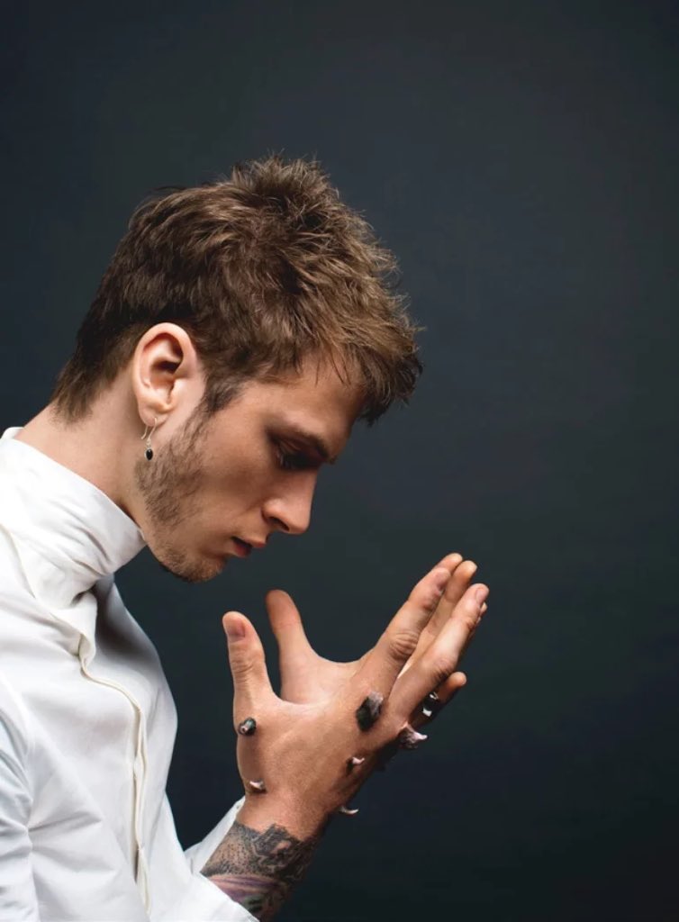 mgkellsupdates's tweet photo. ❗️Machine Gun Kelly’s "Bloom" turns 6 today. This album features the hit "Bad Things", which peaked at number 4 on the Billboard Hot 100. https://t.co/C86Y39eHCT