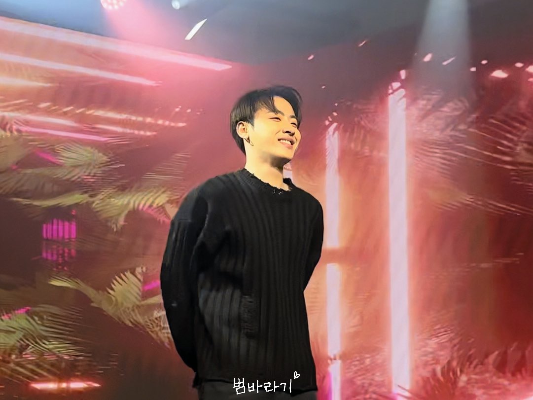 bombflower___'s tweet image. 230506 BEEGINNING👨🏻‍🤝‍👨🏼

춤추는 강아지임...🥺

#유권 #ukwon #김유권 
#블락비 #blockb