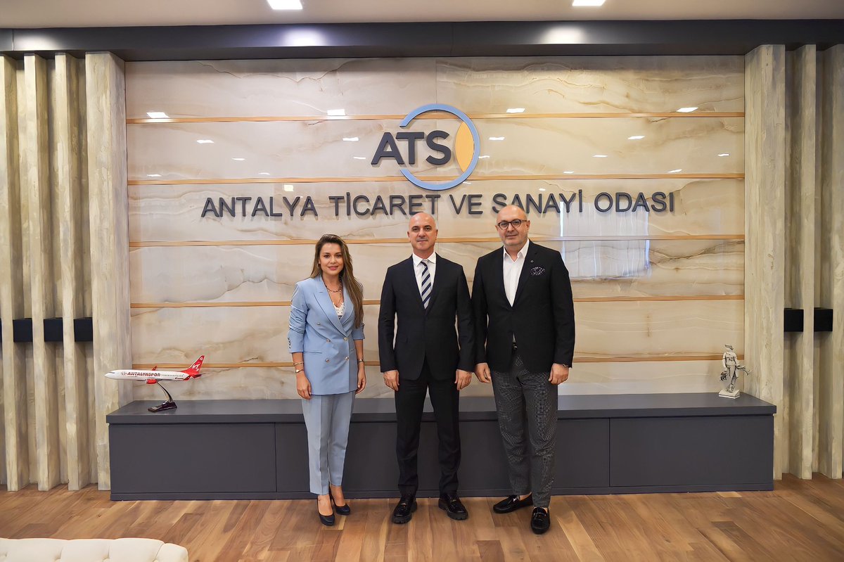 Antalya Tanıtım Vakfı Başkanı Yeliz Gül Ege ve Başkan Yardımcısı Emir Gündal, Antalya Ticaret ve Sanayi Odası Başkanı Ali Bahar’ı ziyaret ederek, ATAV ve Antalya Kongre Bürosu projeleri hakkında bilgi verdi. <a href="/AntalyaTSO/">Antalya TSO</a> <a href="/aalibaharr/">Ali Bahar</a> 
#antalyatanıtımvakfı 
#antalyakongrebürosu