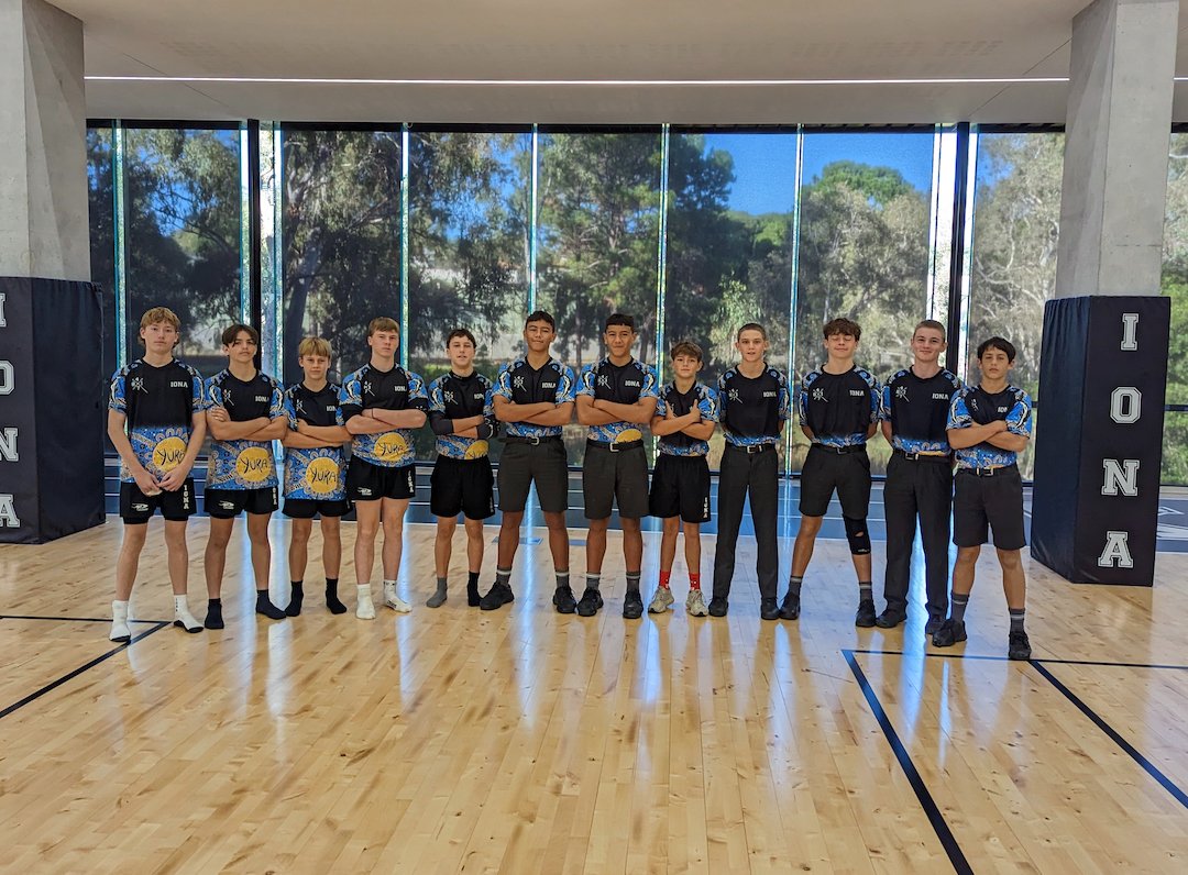 rhc2023's tweet photo. Bienvenue à l'équipe de la Iona College de Brisbane !
Nous vous attendons le 2 septembre à Pontlevoy avec impatience !
Vive la Rugby Heritage Cup !
#RHC2023
@wallabies 
@LNRofficiel 
@FranceRugby https://t.co/EMGuAsejsF
