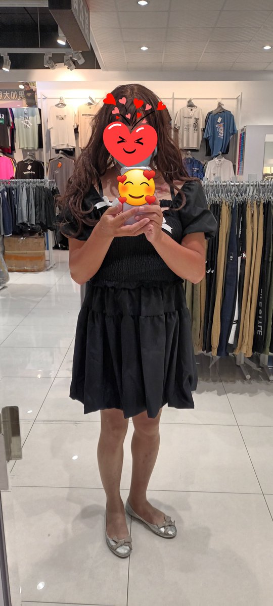 cd1234586's tweet photo. 又女裝出門逛逛 
敗家買了一件黑色洋裝
本來要買學生服

#偽娘
#男の娘 
#絲襪控
#女裝 https://t.co/nbjoZS2rPd
