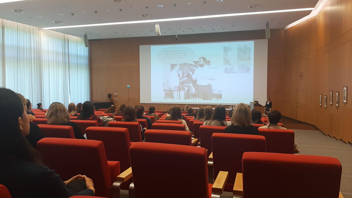 "Find the right advisors and friends and build your network," 👥🤝says Dr. Möbius Wiebke. Wise advice for navigating the challenges of academia.  Thanks for sharing your perspective on being a scientist! #AcademicLife #networking #wocanet