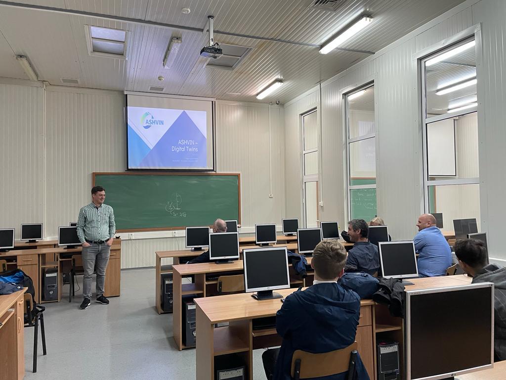 AshvinH2020's tweet image. 🔝The #ASHVINTeam inspires #AEC professionals to expand their knowledge and push boundaries💪 

📚This week #LucianUngureanu from #digitAEC gave a lecture on #ASHVIN to 7 students at TUIasi PhD Studies, highlighting our innovative technologies and advancements in the industry.