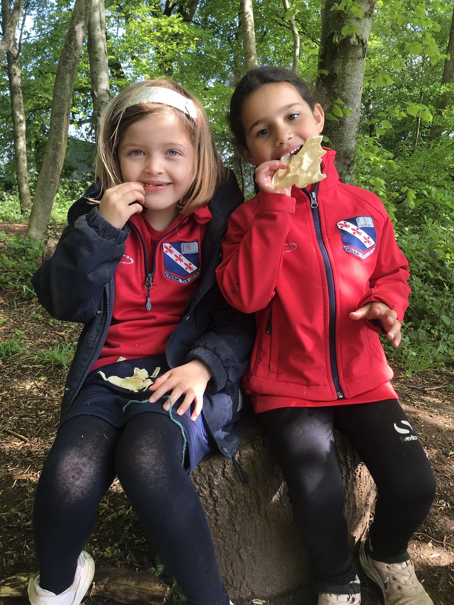 MonktonYear1's tweet photo. Sharing freshly cooked poppadoms fresh from the fire! 🇮🇳🔥@MonktonCoCur #WildMonkton #MonktonYear1 https://t.co/68aFgeTpfx