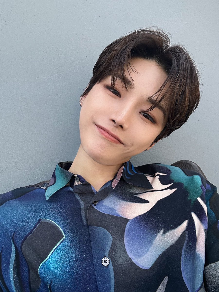 [#렉스] 

웃는 모습보고 오늘도 화이팅 !!! 🫶 Cheer up !! 💪❤️💚

#XODIAC #소디엑 #LEX #렉스