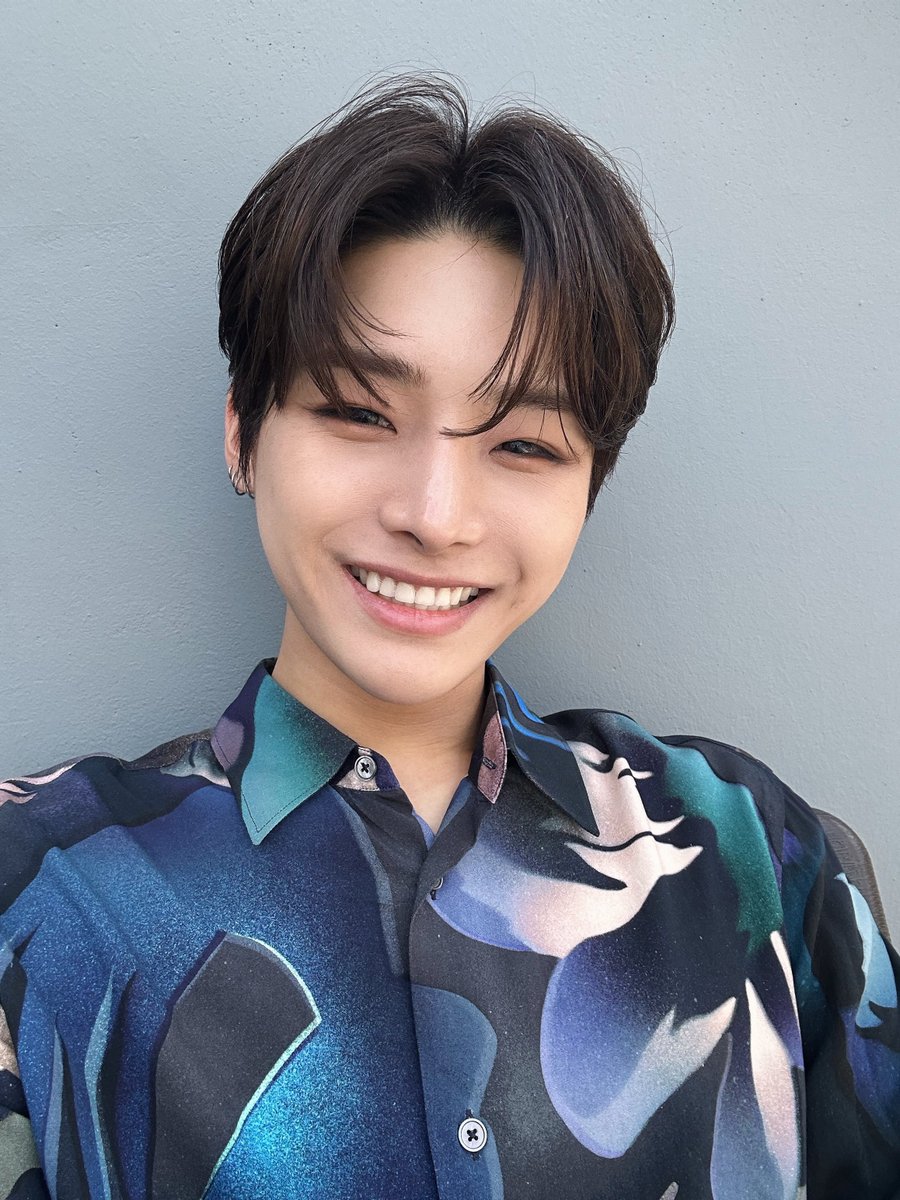 XODIAC_MEMBERS's tweet photo. [#렉스] 

웃는 모습보고 오늘도 화이팅 !!! 🫶 Cheer up !! 💪❤️💚

#XODIAC #소디엑 #LEX #렉스 https://t.co/zrgwNl8NrP