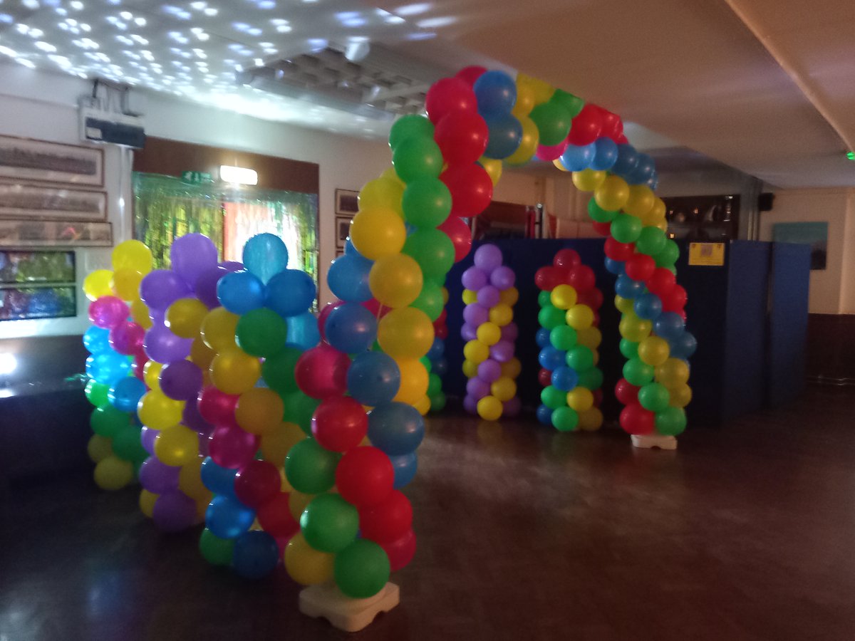 DHSGnews's tweet photo. ๐ Year 13 Celebration Day was a blast! Rain and shine, they embraced the spirit of joy and unity. Exhilarating #inflatableadventures #memoriesmade. The final assembly's theme of Time left us inspired. These exceptional individuals have a bright future ahead! ๐ #ClassOf2023 https://t.co/D9IBn0JdTh