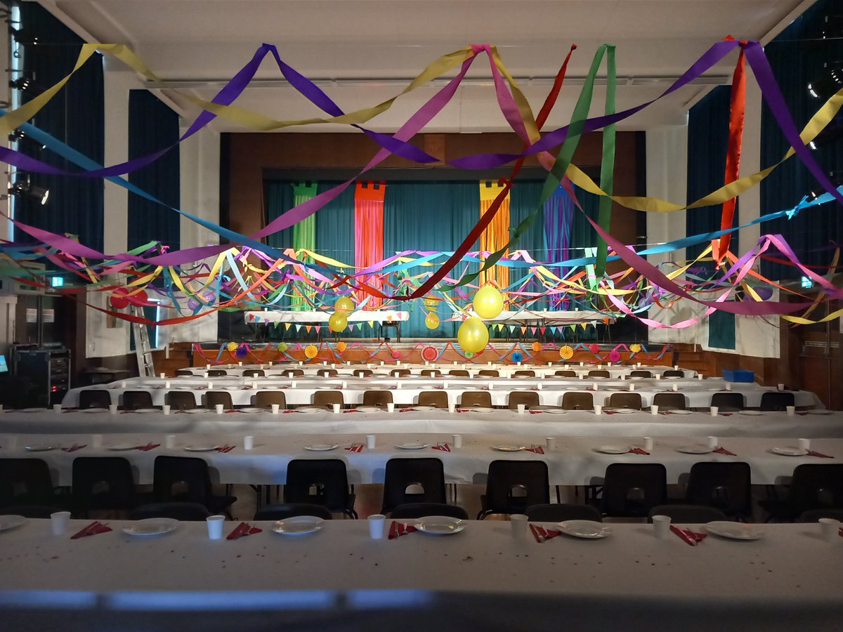 DHSGnews's tweet photo. ๐ Year 13 Celebration Day was a blast! Rain and shine, they embraced the spirit of joy and unity. Exhilarating #inflatableadventures #memoriesmade. The final assembly's theme of Time left us inspired. These exceptional individuals have a bright future ahead! ๐ #ClassOf2023 https://t.co/D9IBn0JdTh