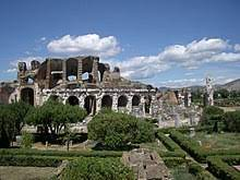 JPHHenneton's tweet photo. #cyclisme 🚴♂️ Tour d’Italie 🇮🇹 Étape 7⃣ Départ
Capoue, ancienne cité romaine et berceau de la gladiature, est une perle cachée de l'Italie du Sud. Entre histoire, culture et gastronomie, cette ville regorge de trésors à découvrir.
#Capoue #Giro #Giro2023 https://t.co/0MT6H0HgBP