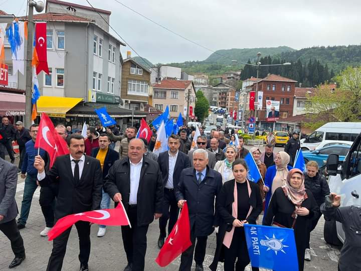 kadinkollari74's tweet photo. 📍#Kurucaşile Mitingimiz

Teşekkürler Kurucaşile!

Ferhat olup dağları deldiğimiz Kurucaşile,
Tekneciliğin simgesi Kurucaşile kararını vermiş.
Kurucaşile yine #DoğrusuAKParti diyor,
 #DoğruAdımlarlaYolaDevam diyor!
@aysekesir @Emine_Gozgec16 @ElifYesimAraz1 @ZHatip @evrenayvaz74 https://t.co/PcOFPmIY5J