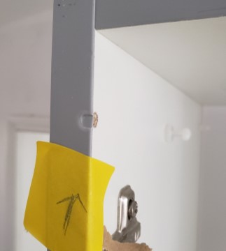 Gradjobpodcast's tweet photo. @WrenKitchens I wish we were in a position to put any sort of handles on our #wrenkitchen but we can't because all of the door fronts on the Infinity Plus range arrived damaged. The product quality is abysmal &amp; Wren are refusing a refund despite 'issues' with the order. Don't buy from Wren! https://t.co/sb502b7j9D