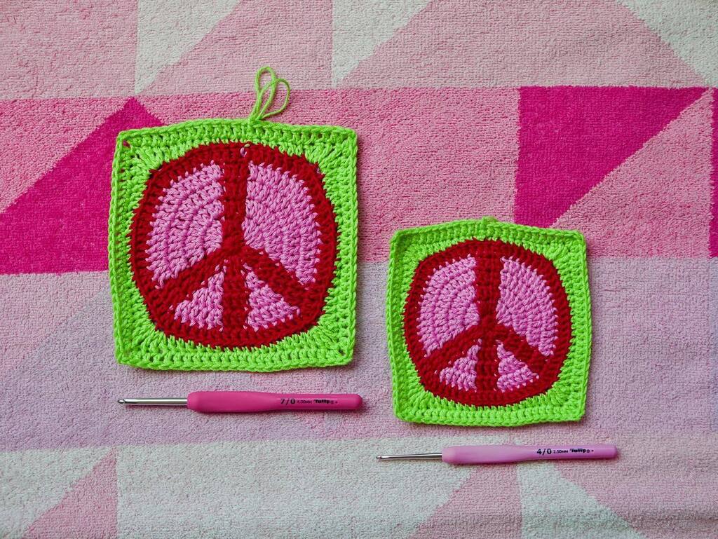 launshae's tweet photo. it’s over a year late 😱 but i’ve finally started on the #crochetforpeacecal run by the wonderful @alessiafiberart and @bokkyshome!

the Crochet-A-Long features 9 curated granny square patterns, all unified under the theme of peace. this peace sign sq… https://t.co/IdcPPIBppz https://t.co/hXNRd4W0C8