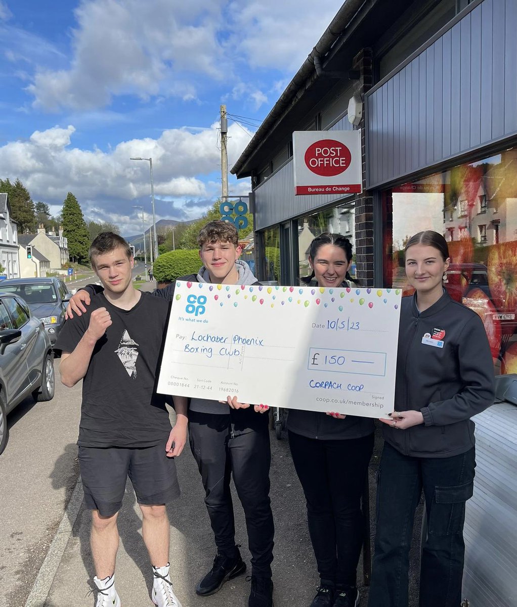 VikingsTomB's tweet photo. Team #Corpach presenting a cheque for Β£150 to Lochaber Phoenix boxing club π₯
#Coopradio #itswhatwedo #communitydonation https://t.co/sZL0HxwFEW