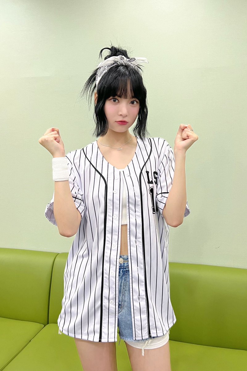 le_sserafim's tweet photo. [#오늘의르세라핌]
230512 @ 뮤직뱅크

#LE_SSERAFIM #르세라핌
#HONGEUNCHAE #홍은채 https://t.co/2LdjkqLlGC