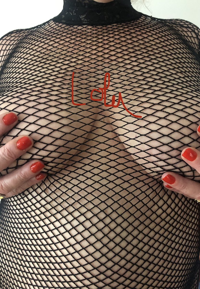 Lolalola6975's tweet photo. Décidément je loupe aucun défis depuis 3 jours 🫦😉
Belle journée à vous tous que le soleil brille dans vos cœur ♥️ 
#vendrediseins 
@OrgasmicGroup 
@PartageDefiHot 
@DParis2023 https://t.co/GZtZ9ayQvK