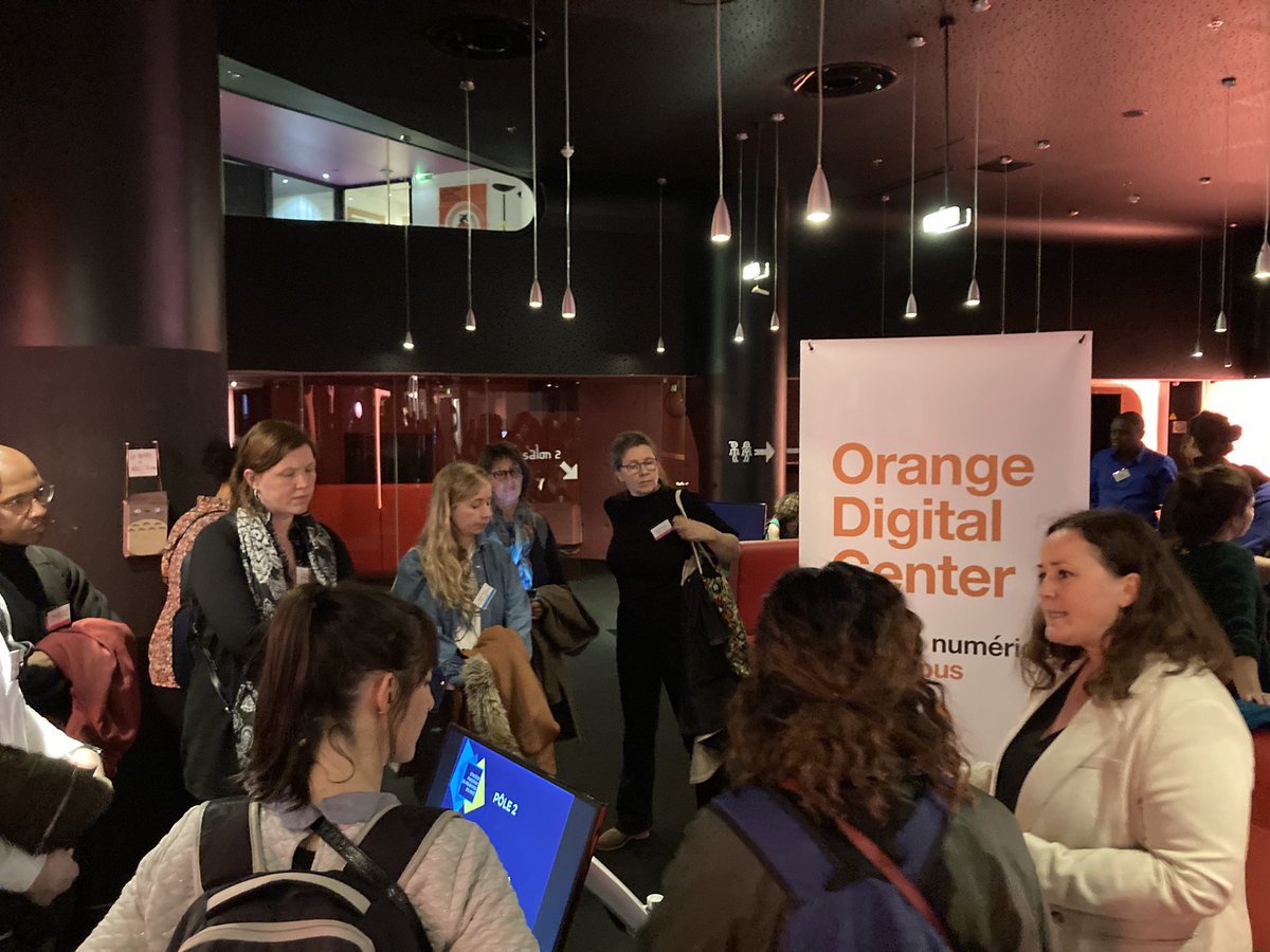 Michel_S_A's tweet photo. PrĂ©vention des risques : Adolescence et parent alitĂ© comprendre,prĂ©venir les violences. Hier @forumdesimages OrganisĂ© par la Marie de #Paris Moments dâĂ©changes avec des associations et partenaires comme #Orangeidf #OrangeDigitalCenter
Le numérique au service de la pédagogie. https://t.co/zpf8uoONSn