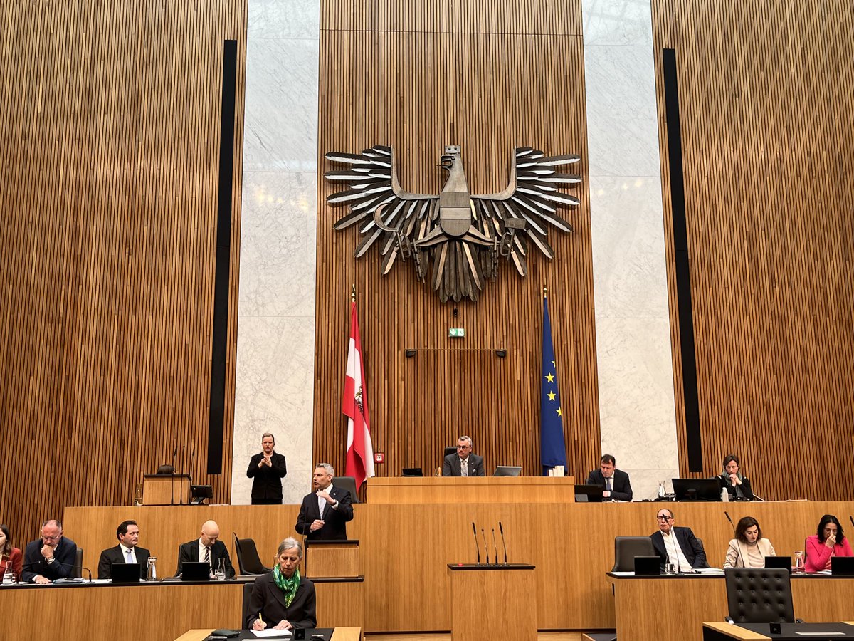 Das Band ist gerissen - ÖVP und Grüne sitzen nun getrennt!