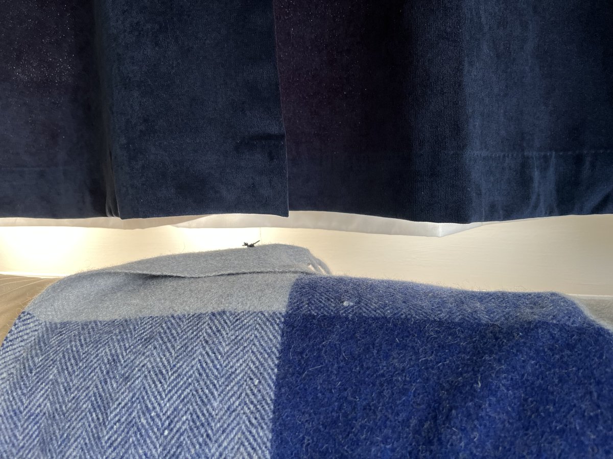 LTSsolutions1's tweet photo. @DunelmUK 
3 trips to Dunelm Weston to buy new curtains 1st pair faulty, 2nd pair so badly creased even the dry cleaners could not steam clean the creases out. now I find the third pair the lining hands down below the curtain!! https://t.co/XR4uXJHF80