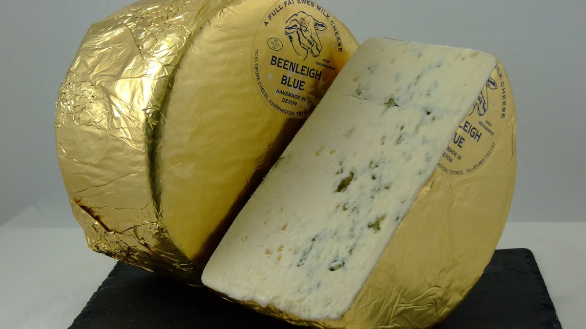 A staple on any good #cheeseboard is a BLUE & our expert #cheesemongers latest recommendations are 🇫🇷 Fourme D'ambert - One of the mildest blue around, creamy yet firm 🇬🇧 Brighton Blue - A mild mellow flavoured blue with a salty finish. 🇬🇧 Beenleigh Blue - Fresh and sweet!