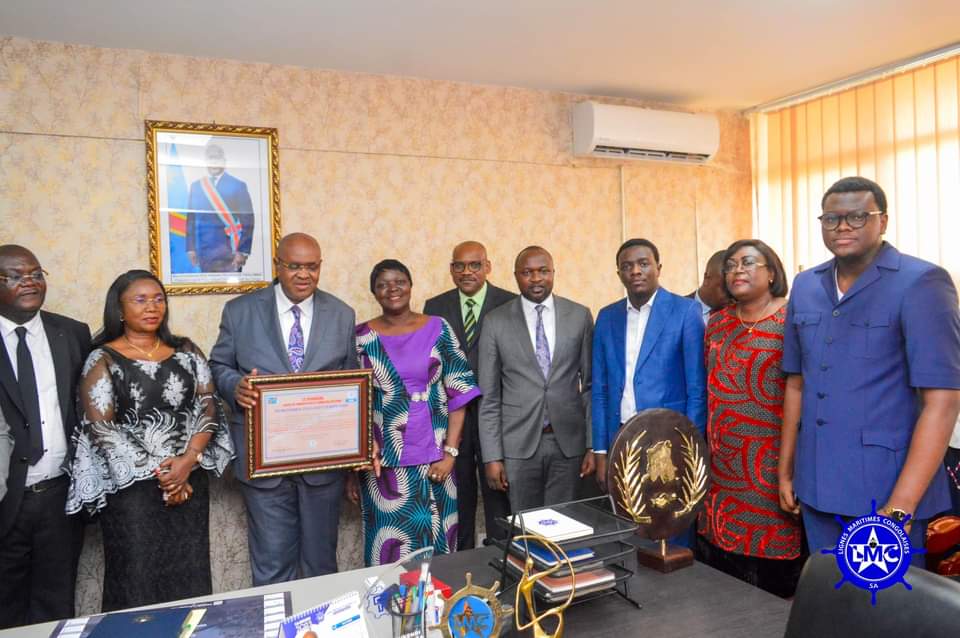 LmcRDC's tweet photo. RDC : LE DG DE LMC, JEAN-CLAUDE MUKENDI MBIYAMUENZA, A REÇU LE « PRIX PANORAMA POUR LA BONNE GESTION »

https://t.co/f9TeWlsUZm https://t.co/TkHJfCbUVl