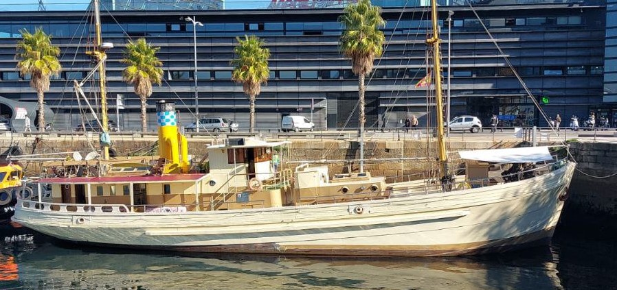 📣Pensando en un plan para el finde? Aprovecha el buen tiempo y visita el #nautilus y el @hidriasegundo 
Sumérgete en las aguas de la ría de Vigo y visita luego un barco aljibe histórico que queremos conservar en nuestra ciudad.