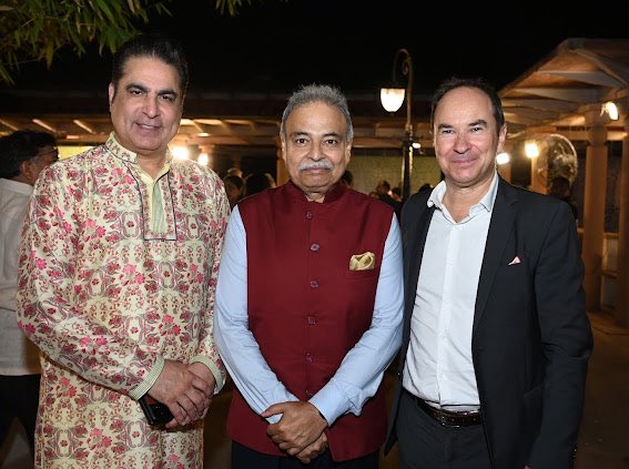 safiranand's tweet photo. Thank you @UdayMahurkar ji for your gracious presence and talk at the launch of #ipfest #ipfeAst https://t.co/XOWEx8duzM