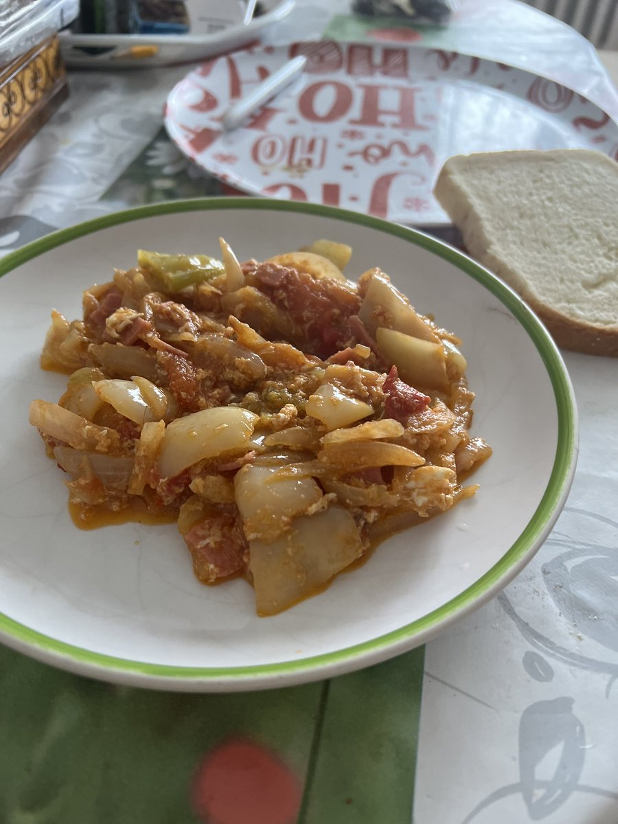 AndreaNagy's tweet photo. Reggeli- Lecsó #lecso
#breakfast #mutimiteszel https://t.co/C3QPOY8hoW