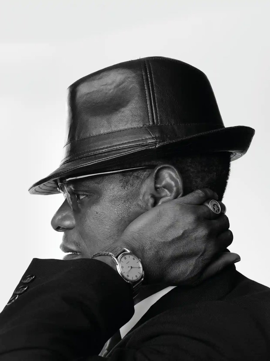 mixdevil66's tweet photo. ‘Man of 1,000 faces’ wins #DeutscheBörse #photography prize. #SamuelFosso scoops £30,000 award for performative self-portraits of historical figures including Angela Davis and Mao Zedong @TPGallery https://t.co/MvN3T31Df4 #DBPFP23 https://t.co/wOi2vAgOcO