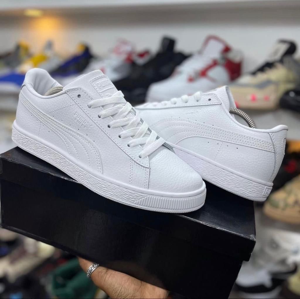 Friday deals ❤️ PUMA Available in: Sizes EU 40-45 | US 6-11 Price tag is Ugx 175,000 Call/WhatsApp +256755393610 for deliveries 😊 🤝🏽 This is #PayanSneakers 🔥