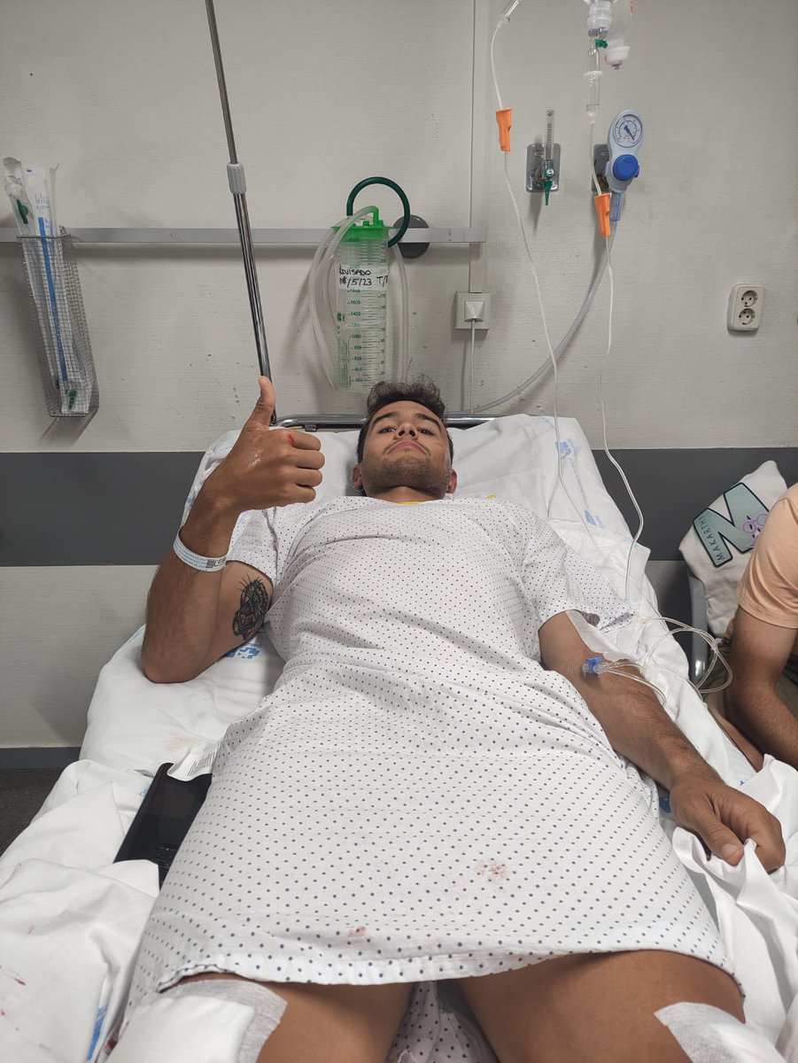 jaimeromosntmr's tweet photo. Ayer cuando me desperté en el suelo de una carretera, sin mi bicicleta, sin poder moverme, lleno de heridas y tantas personas a mi alrededor no recordaba muy bien que había pasado. Con el paso de los minutos recordé que me habían atropellado probablemente a más de 100 km/h . https://t.co/1ZPI6pQRG4