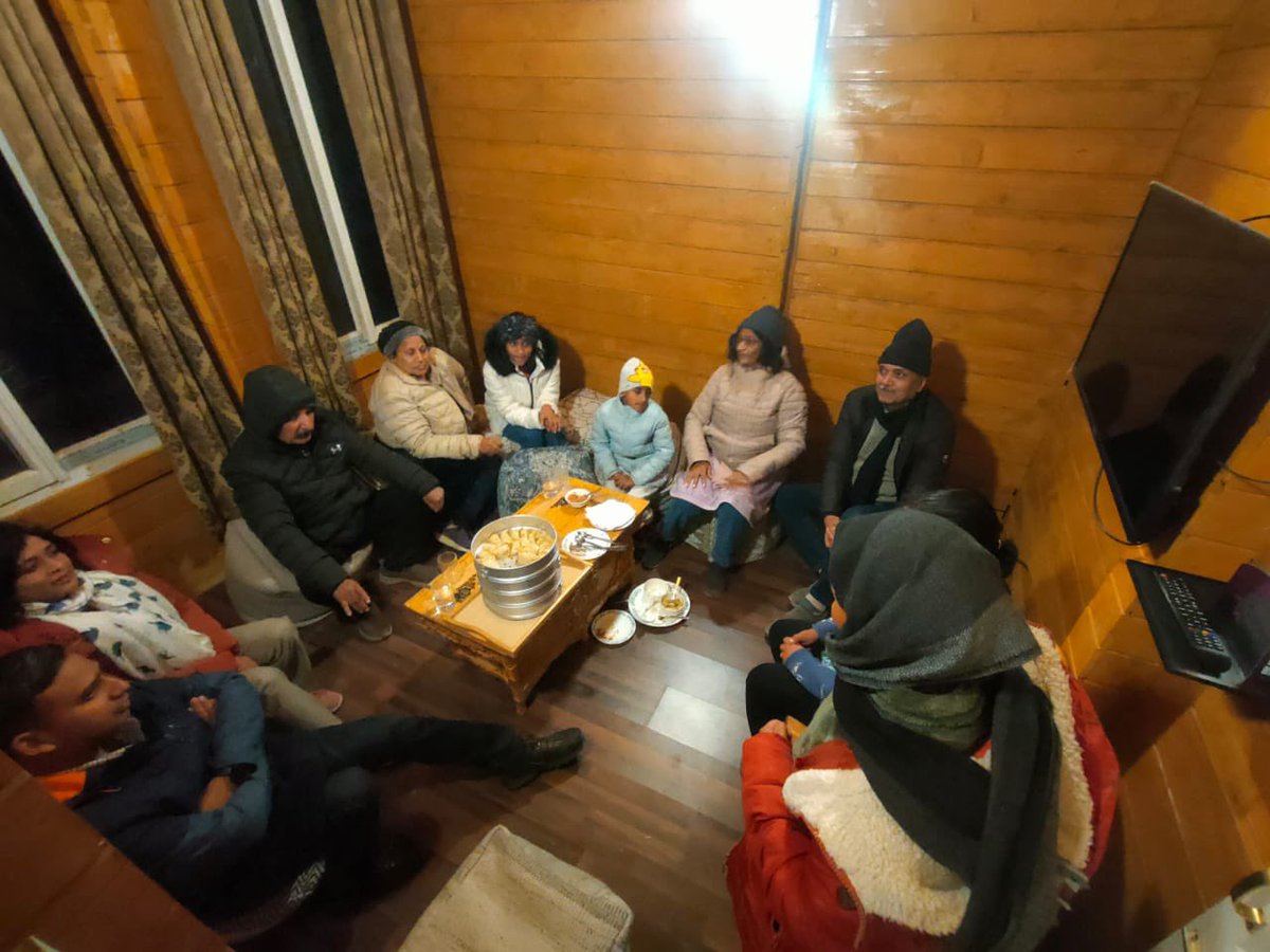 astrostays's tweet photo. #Cosmohub conducted its first stargazing and cultural session of the season with travellers yesterday. We had travellers from all age group, right from 9 years old to 70 year old. The mysteries of dark skies fascinates everyone who hear about the past and look into the future https://t.co/EwuLVpslE1