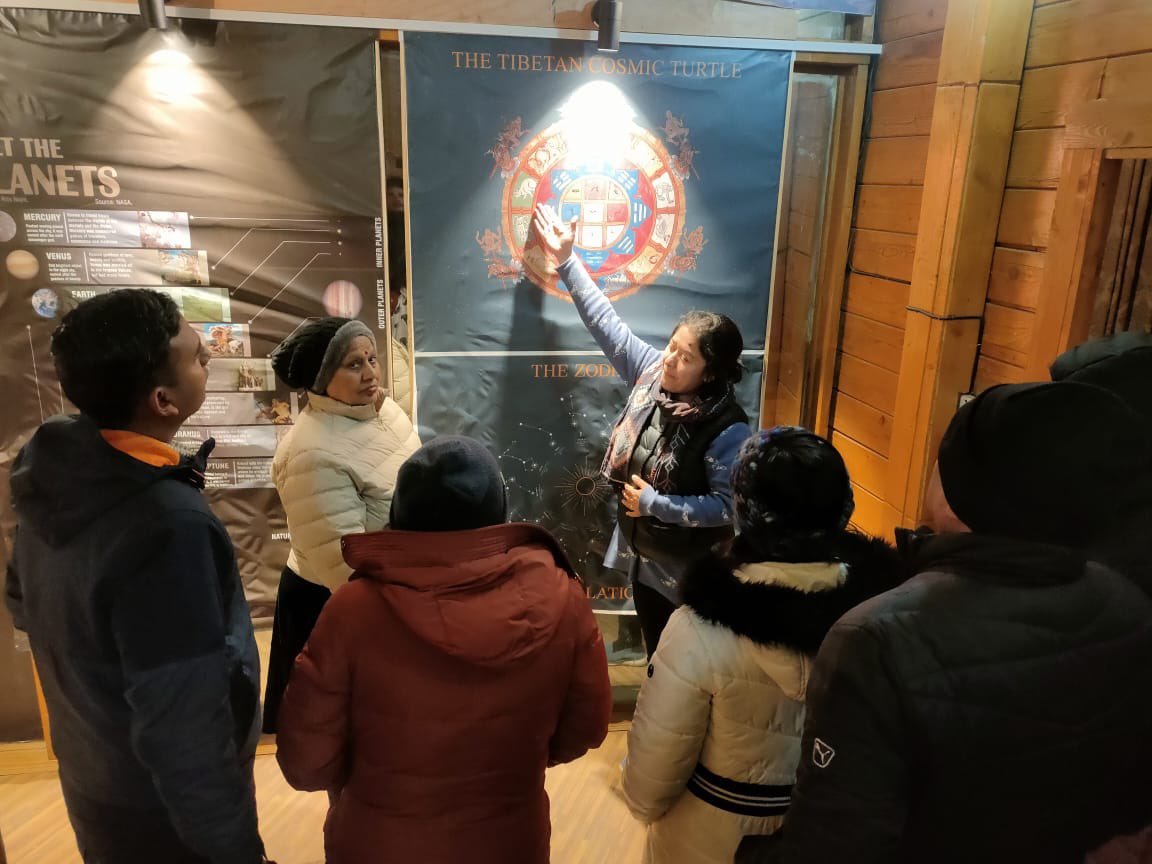 astrostays's tweet photo. #Cosmohub conducted its first stargazing and cultural session of the season with travellers yesterday. We had travellers from all age group, right from 9 years old to 70 year old. The mysteries of dark skies fascinates everyone who hear about the past and look into the future https://t.co/EwuLVpslE1