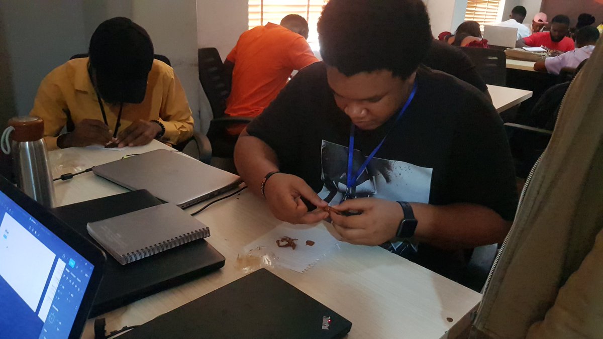 IamLeinad_'s tweet image. The genies continued the @_learnable interns week activities with the squid game, I can tell you it was all fun. We continue today 😄

#LearnableInternsWeek 
#Learnable22 
#Internship