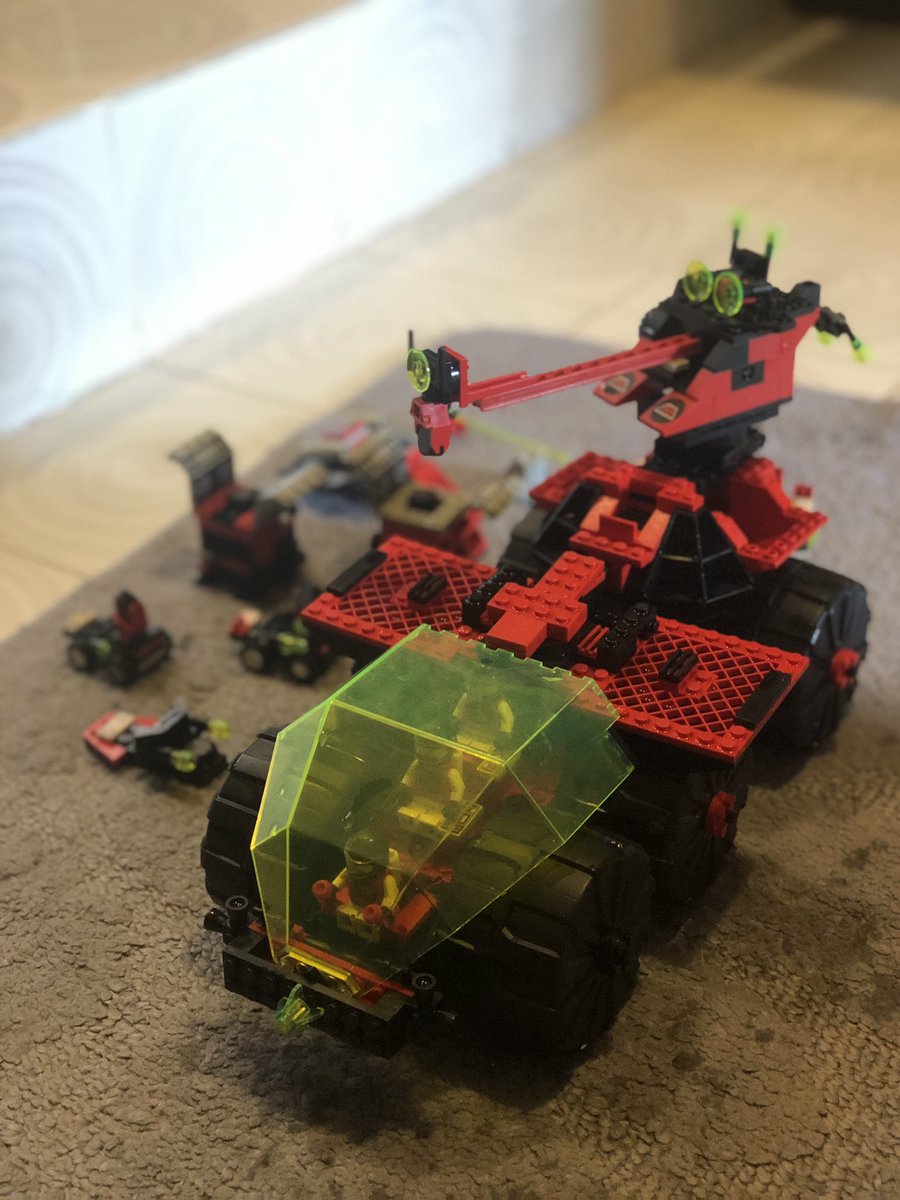 IlikescifiGames's tweet photo. Habe meine Mittagspause genutzt um das aller beste Spielzeug der Welt zu säubern und putzen 🧼 LEGO 6989 Mega Core Magnetizer M:Tron von 1990 

#lego #mtron #megacoremagnetizer @LEGO_Group https://t.co/zGTfqSgzOQ