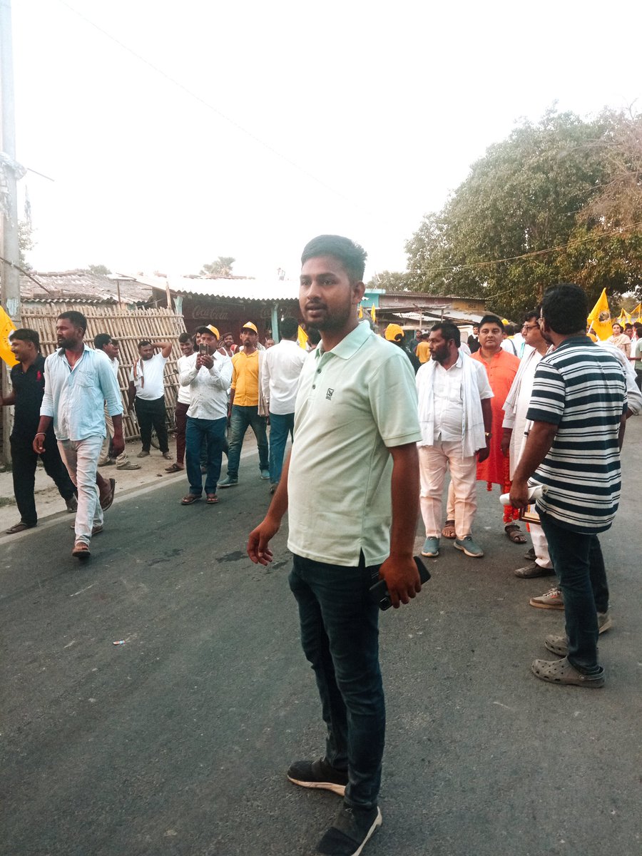 rajeevsmihar's tweet photo. Man @ Work.... #JanSuraaj #pkconnect.... https://t.co/7cqUoYOrta