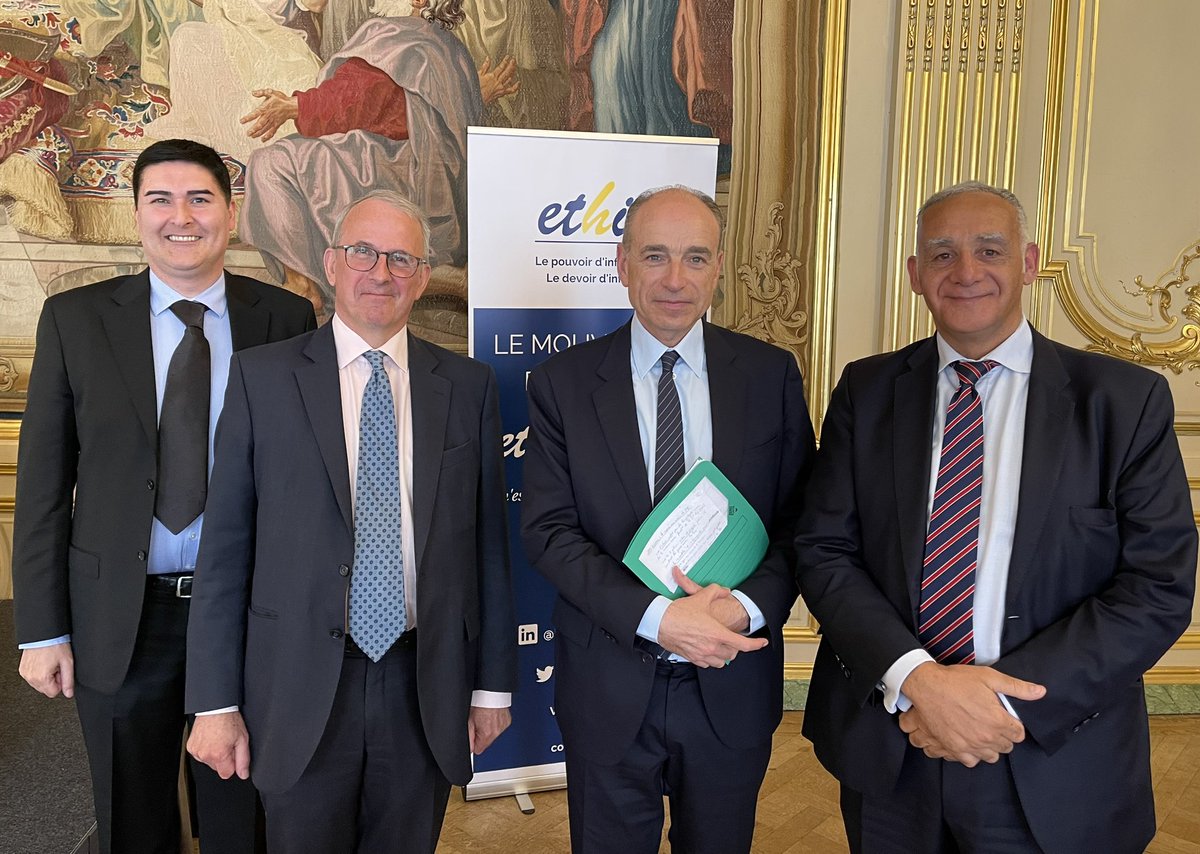 actualites_nrv's tweet image. La #plasturgie y compris biosourcée était présente pour échanger avec @jf_cope lors d’un déjeuner débat (sans langue de bois) organisé par @MouvETHIC sous la présidence de @SdeMenthon.  Plasturgie &amp;amp; Composites @plasturgieweb
#Maux #Nice #Nice06