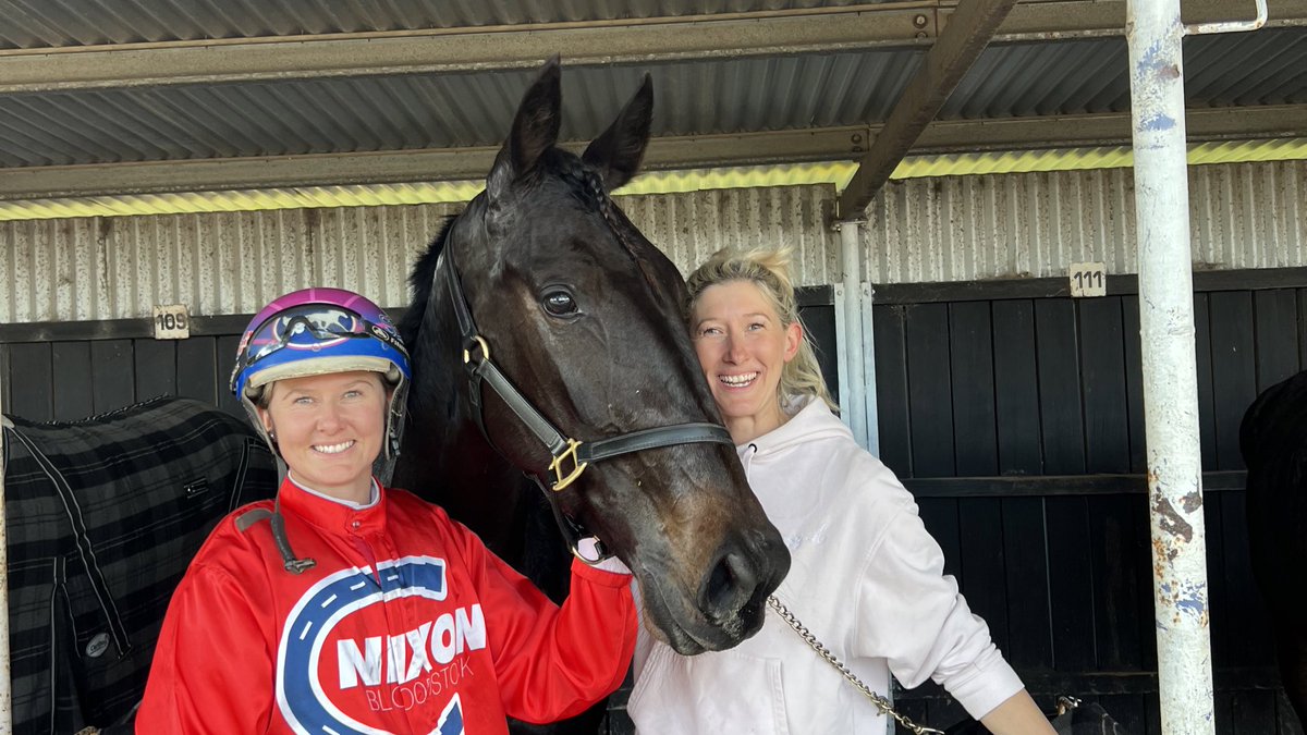 Larajay Farm tweet media