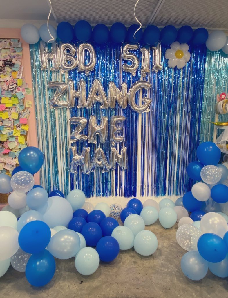 minibzjh's tweet photo. @Pachzii3 ขอบคุณงานวันเกิดฮั่นเกอที่จัดได้น่ารักมากขนาดนี้นะคะ สัมผัสได้ถึงความใส่ใจที่ทางผู้จัดได้ใส่ลงไปในโปรเจคครั้งนี้ แต่อยากตีตัวเองที่ไปถึงช้าตอนร้านใกล้ปิดแล้ว

เวลามีไม่มาก แต่ความประทับใจมีมากค่ะ😊

#จางเจ๋อฮั่น 
#zhangzhehan 
#HBDZhangZheHan https://t.co/VFTBmuwnpl
