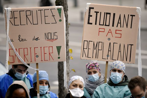 F3cotedazur's tweet photo. TEMOIGNAGE. "Je ne suis pas un cas isolé, on vit tous ça", ces étudiants infirmiers qui décident de tout arrêter

https://t.co/8B39oQT7ME #infirmiersliberauxencolere #infirmiersliberauxmeprises https://t.co/p2SYvBUiRd