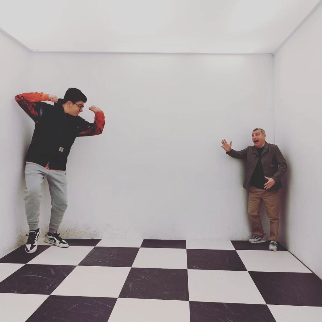 Un gesso fa #escher @istituto_degli_innocenti <a href="/mrblue70/">Carlos Nunes</a> #mostra #firenze