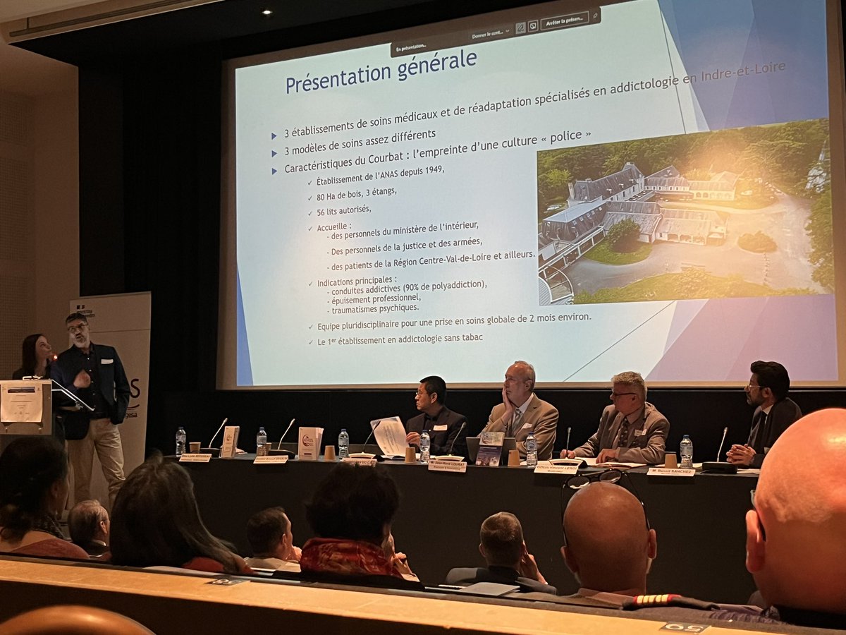 ANASINTERIEUR's tweet photo. Présentation au colloque Athos à l'Hôtel national des Invalides, par notre équipe médico-psychologique, des modes de prise en charge au sein de notre établissement de santé.
Bravo à cette belle équipe pour le travail réalisé et pour cet exposé très pertinent et très humain ! https://t.co/zmtGwah9hP