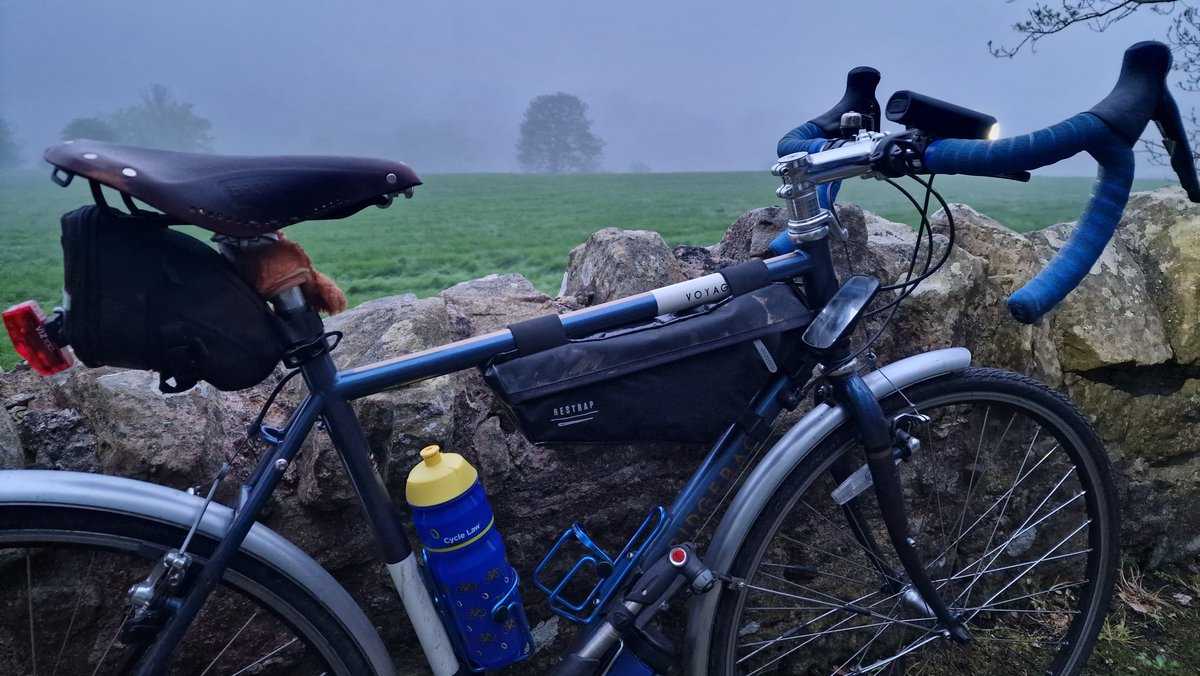 A ride of two halves yesterday evening. Started in beautiful sunshine and ended up with a sunset 🤔 and coffee in mist...

Enjoyed it!

#richsistersbeatingbattens #nicoleandjessicarichfoundation #letsbeatbattens #battendisease #cln2